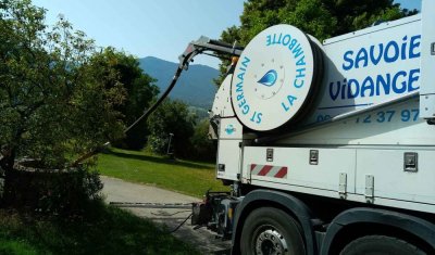 Hydrocurage de canalisation par entreprise d'assainissement à Chambéry